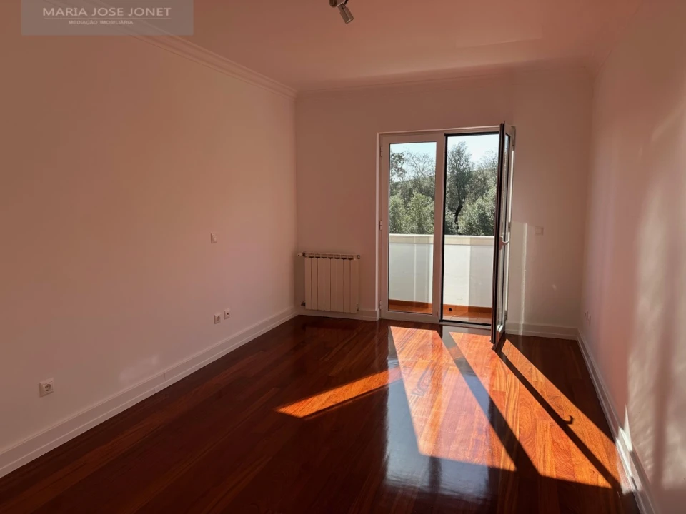 Moradia T4 para Arrendamento em Alcabideche Foto 33