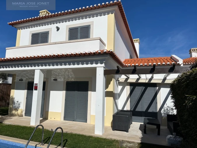 Moradia T4 para Arrendamento em Alcabideche Foto 1