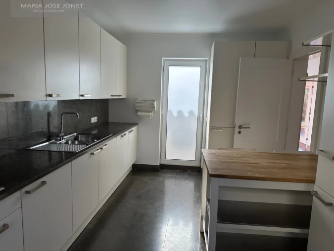 Moradia T4 para Arrendamento em Alcabideche Foto 17