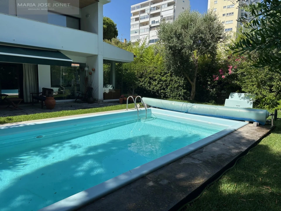 Moradia T5 para Venda em Cascais e Estoril Foto 1