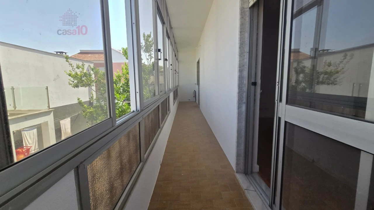 Moradia T7 para Venda em Santa Iria de Azoia, São João da Talha e Bobadela Foto 8