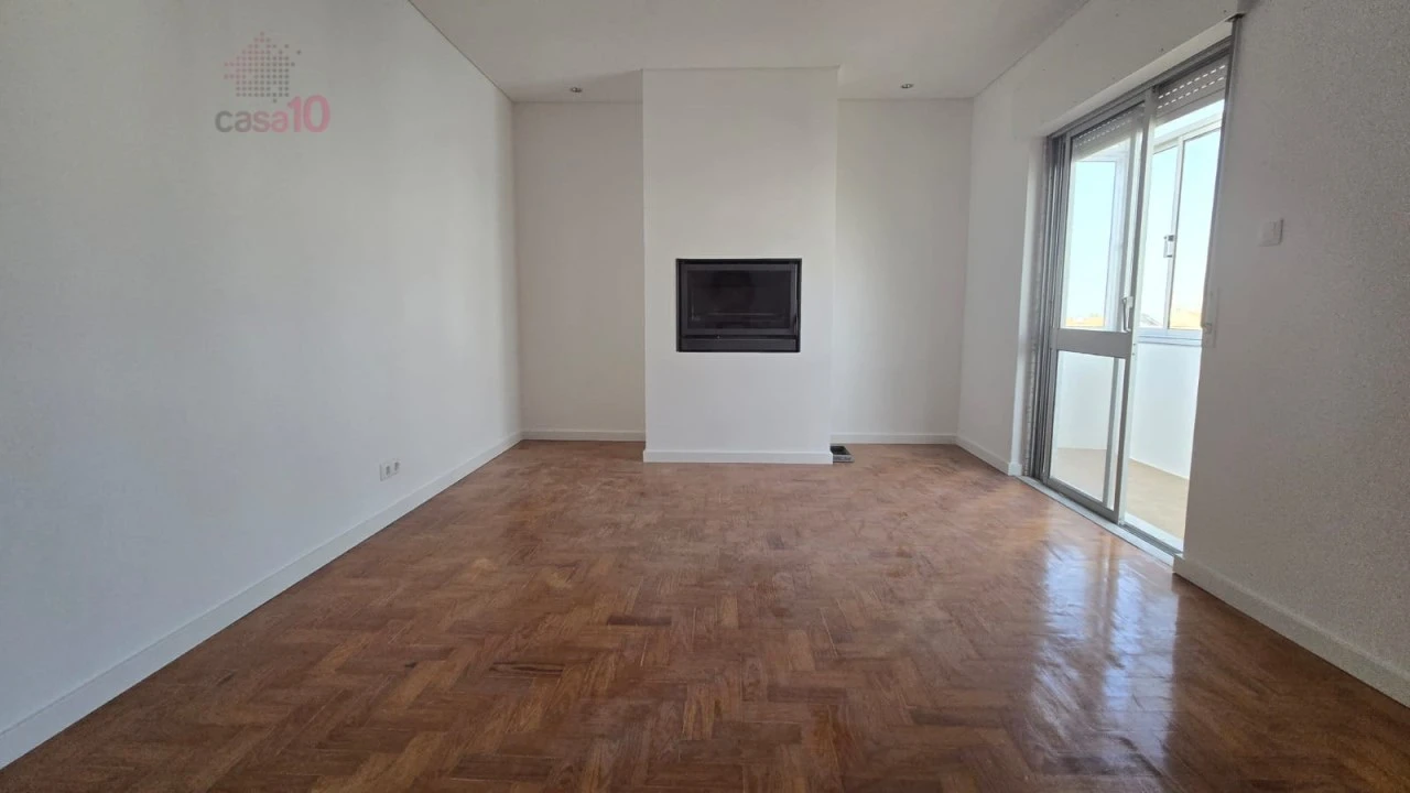 Moradia T7 para Venda em Santa Iria de Azoia, São João da Talha e Bobadela Foto 10