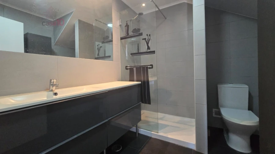 Moradia T7 para Venda em Santa Iria de Azoia, São João da Talha e Bobadela Foto 7