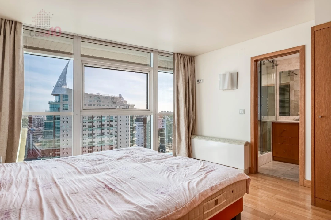 Apartamento T3 para Venda em Parque das Nações Foto 32