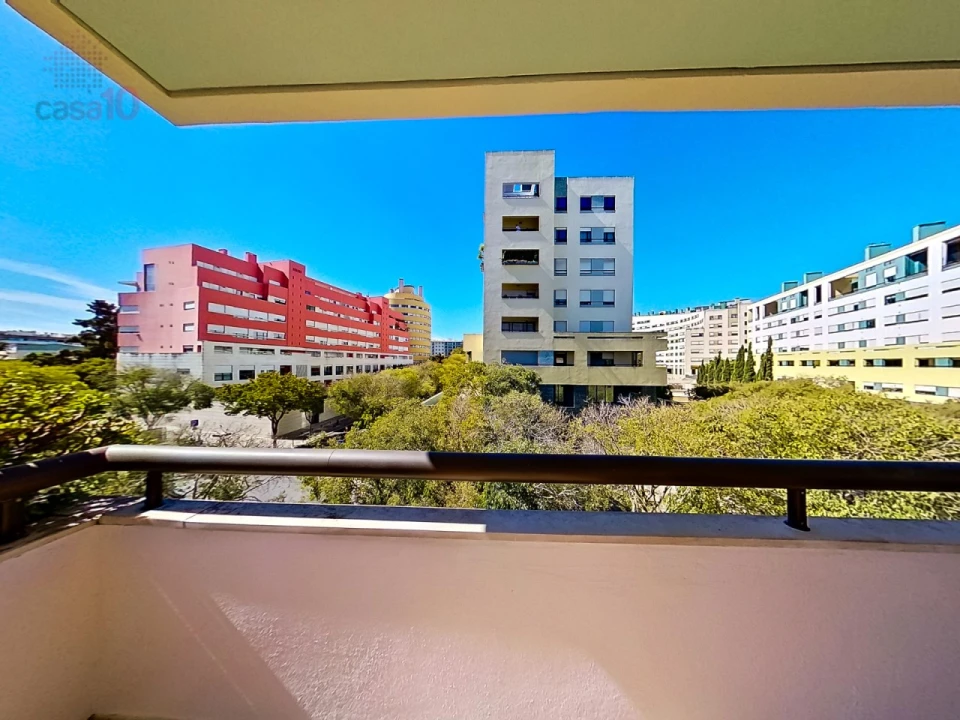 Apartamento T6 para Venda em Parque das Nações Foto 16