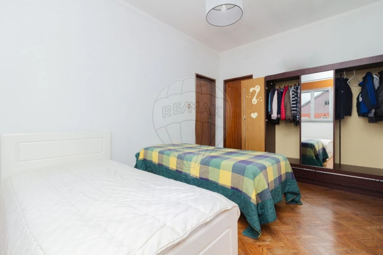 Moradia T4 para Venda em Seiça Foto 7