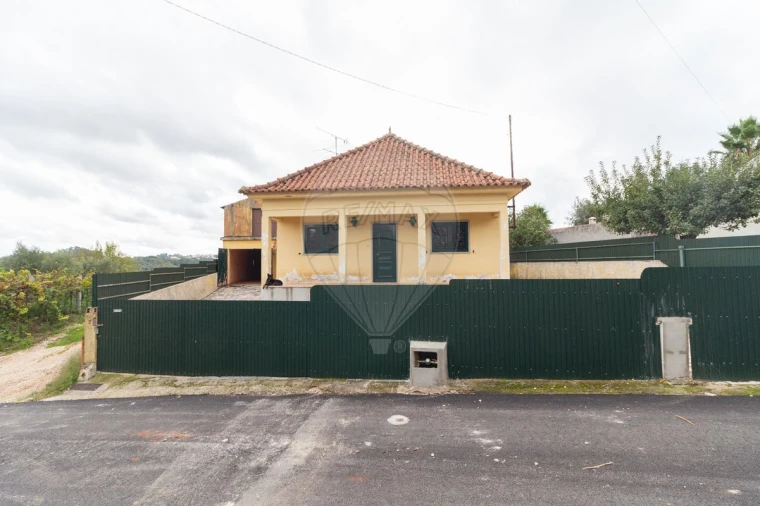 Moradia T4 para Venda em Seiça Foto 45