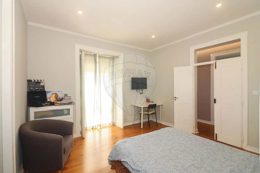 Moradia T5 para Venda em Carregado e Cadafais Foto 14