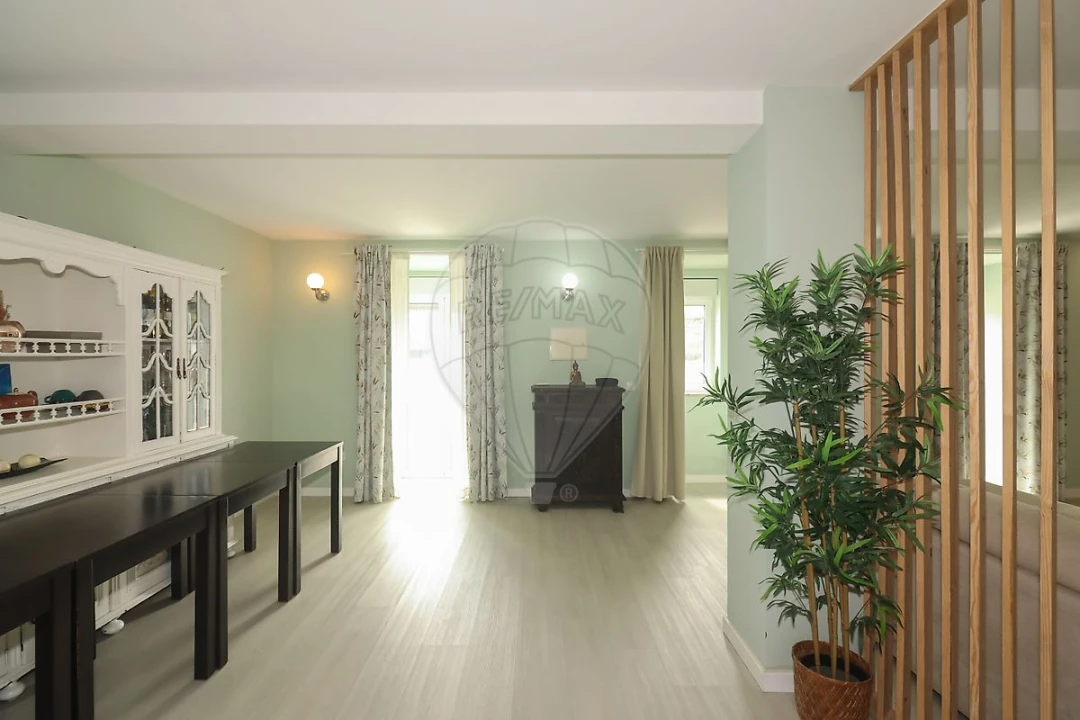 Moradia T5 para Venda em Carregado e Cadafais Foto 11