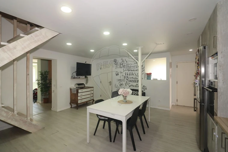 Moradia T5 para Venda em Carregado e Cadafais Foto 6