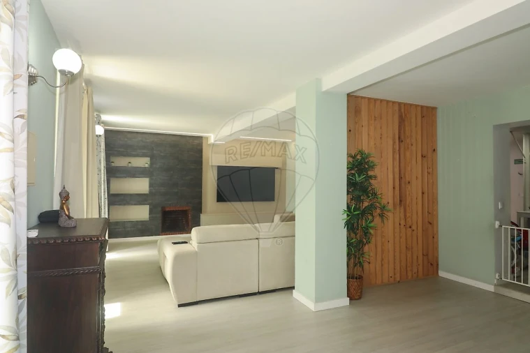 Moradia T5 para Venda em Carregado e Cadafais Foto 10