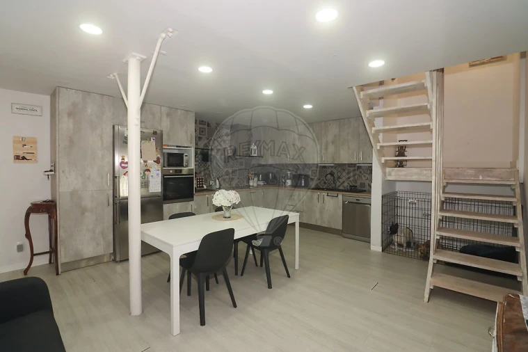 Moradia T5 para Venda em Carregado e Cadafais Foto 4