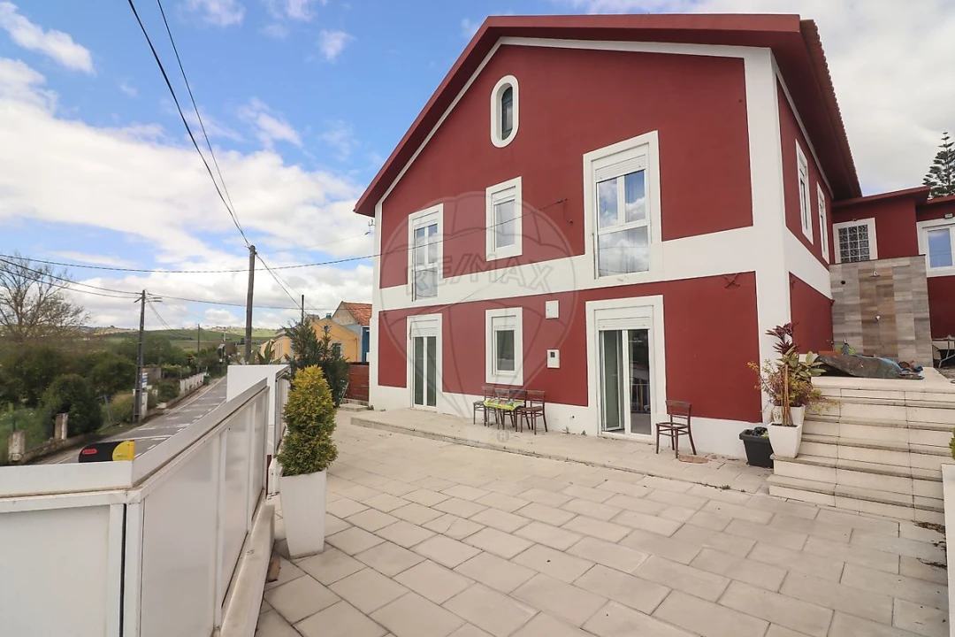 Moradia T5 para Venda em Carregado e Cadafais Foto 1