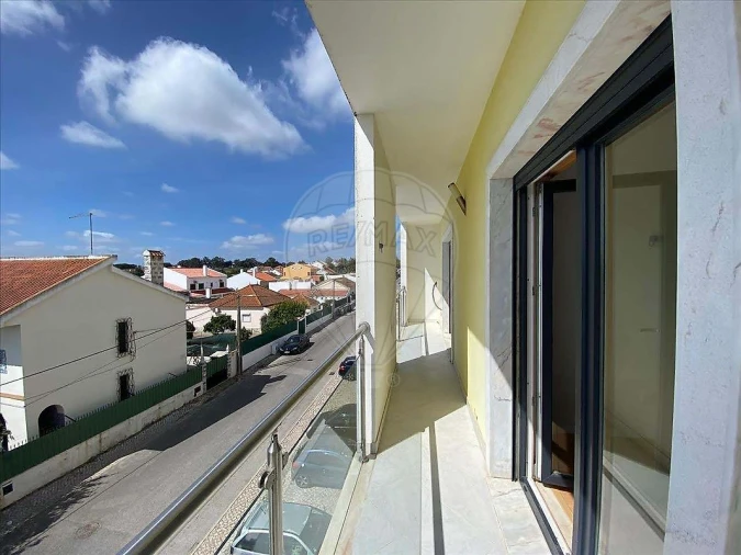 Apartamento T4 para Venda em Pinhal Novo Foto 4