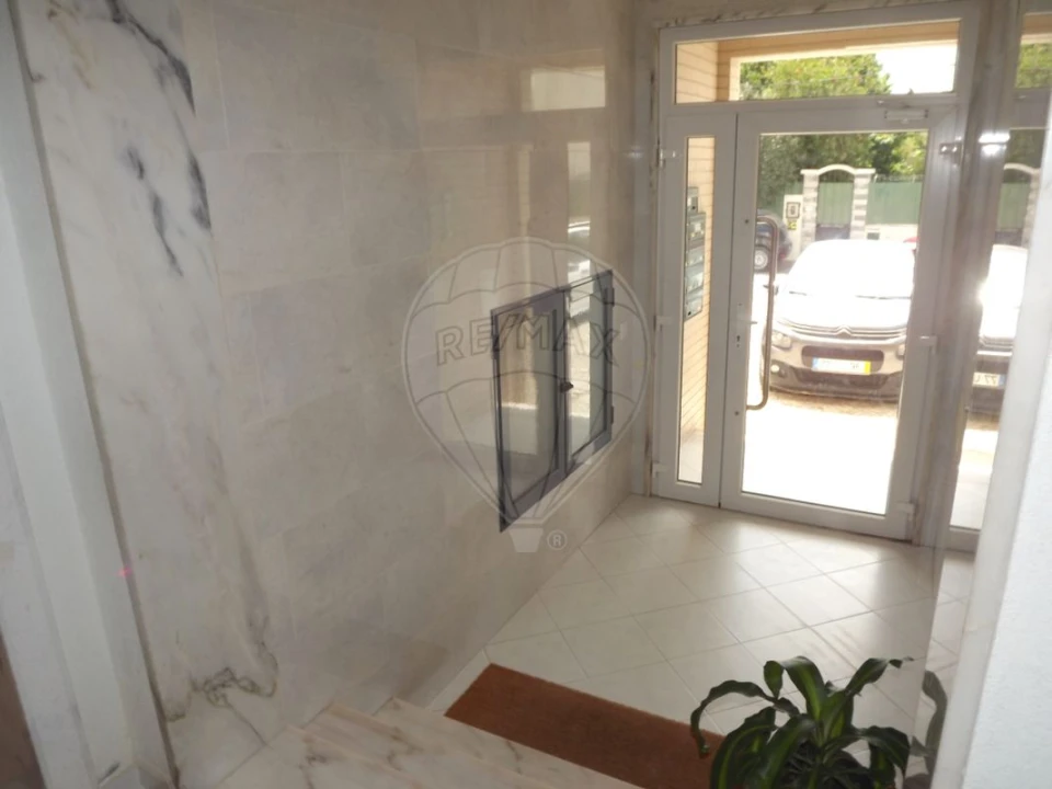 Apartamento T4 para Venda em Pinhal Novo Foto 3