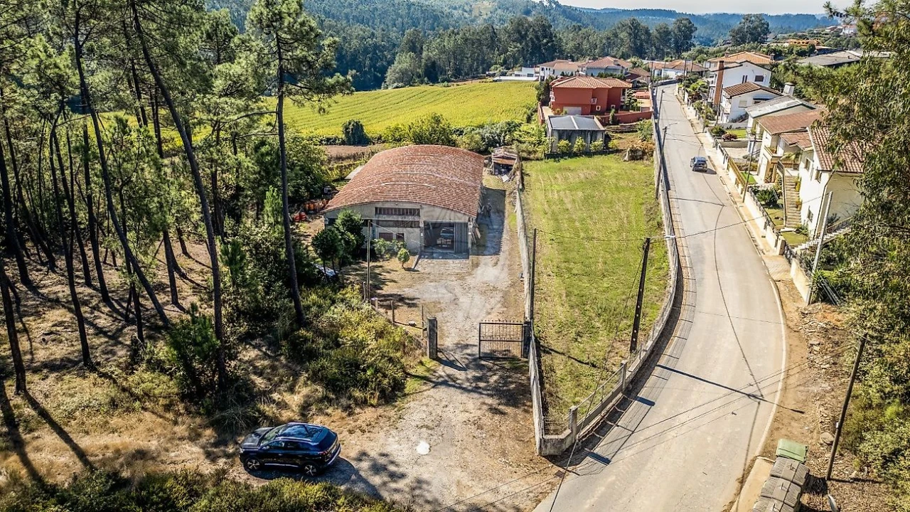Armazém para Venda em Covelas Foto 2
