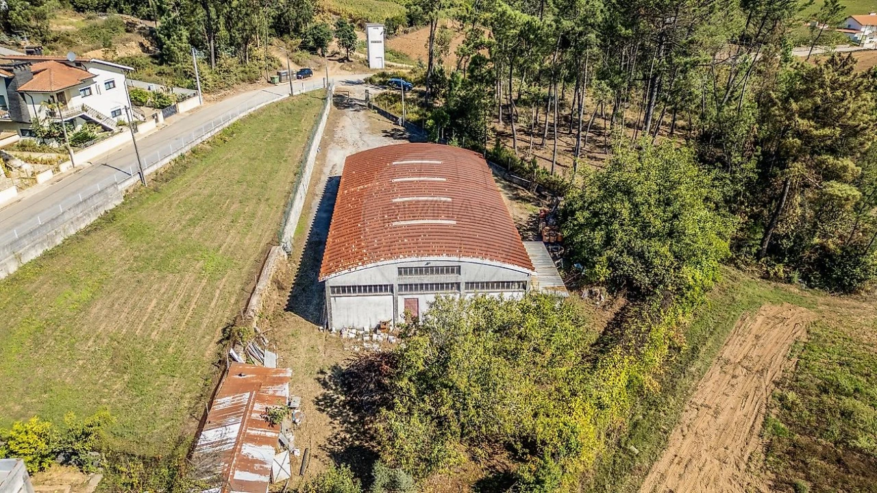 Armazém para Venda em Covelas Foto 1