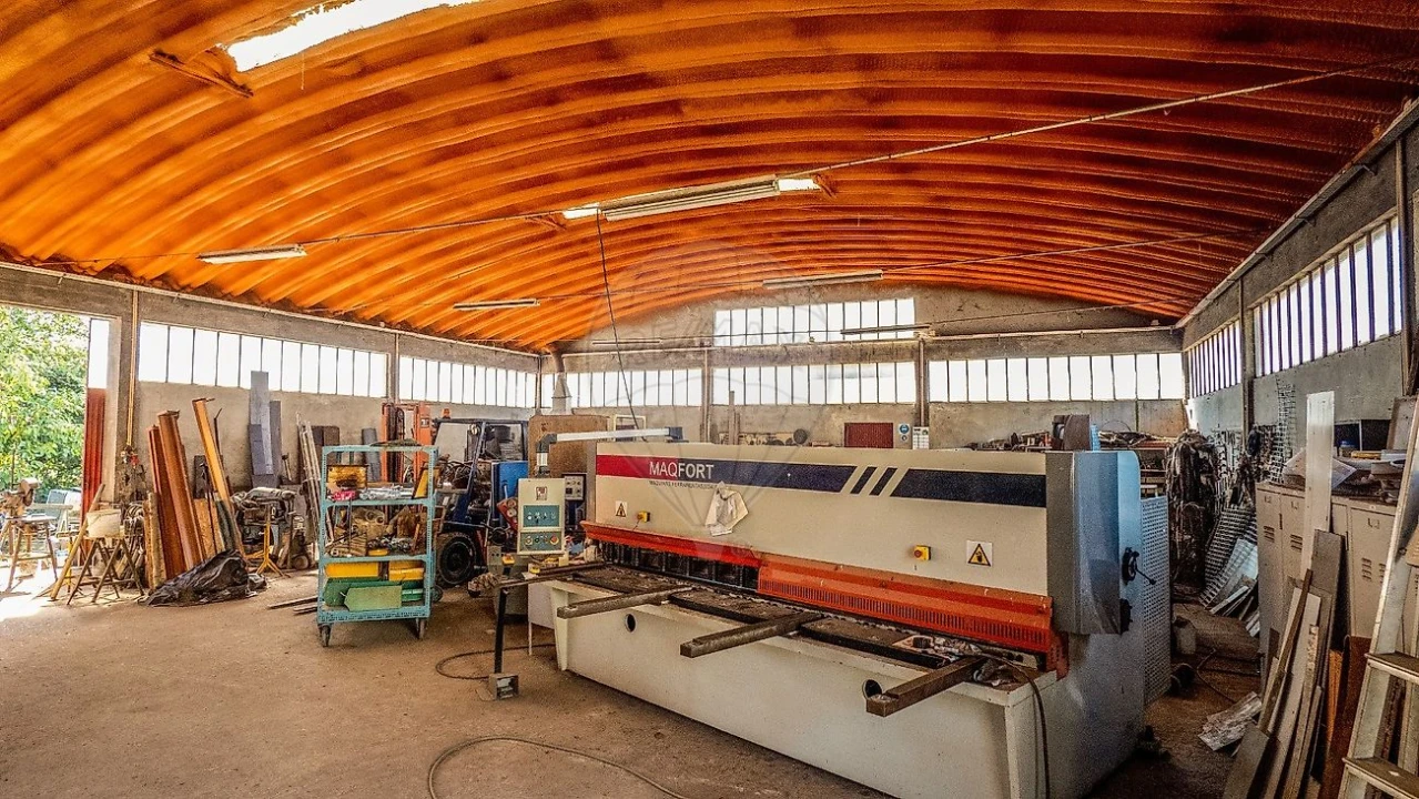 Armazém para Venda em Covelas Foto 12