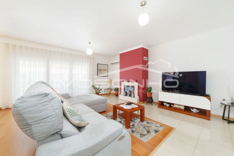 Apartamento T3 para Venda em Marinha Grande Foto 2