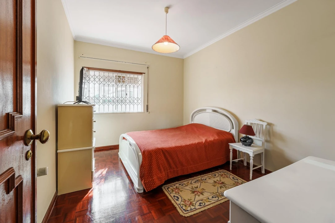 Moradia T8 para Venda em Cacém e São Marcos Foto 37