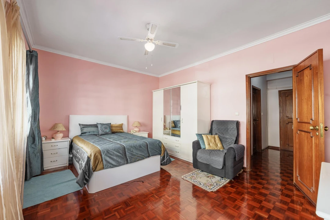 Moradia T8 para Venda em Cacém e São Marcos Foto 49