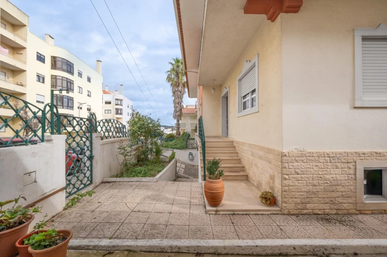 Moradia T8 para Venda em Cacém e São Marcos Foto 4