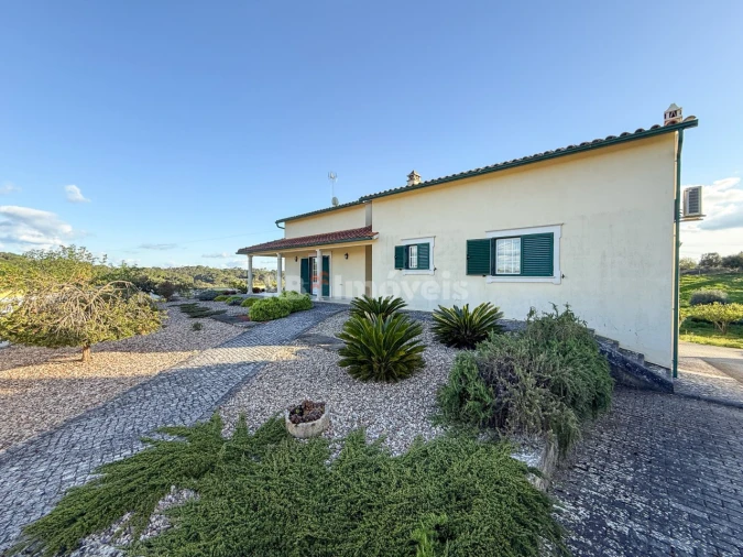 Moradia T4 para Venda em Madalena e Beselga