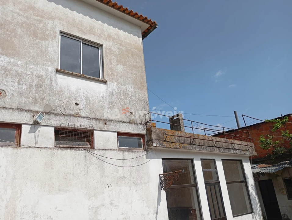 Prédio para Venda em Vila Nova da Barquinha Foto 14