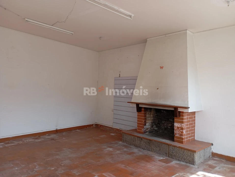 Prédio para Venda em Vila Nova da Barquinha Foto 5