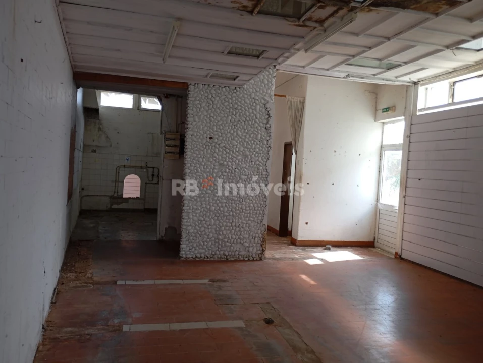 Prédio para Venda em Vila Nova da Barquinha Foto 11