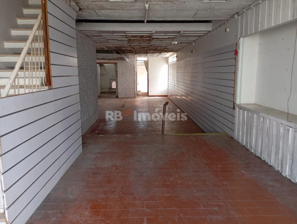 Prédio para Venda em Vila Nova da Barquinha Foto 1