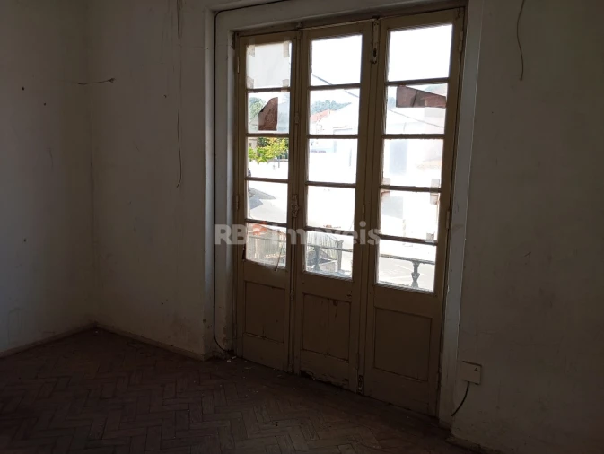 Prédio para Venda em Vila Nova da Barquinha Foto 10