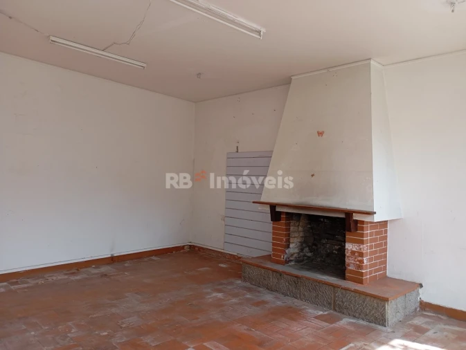 Prédio para Venda em Vila Nova da Barquinha Foto 5