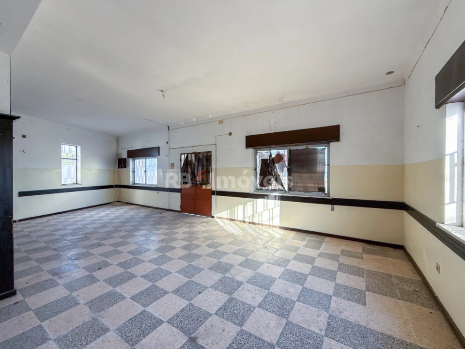 Negócio para Venda em Tramagal Foto 3