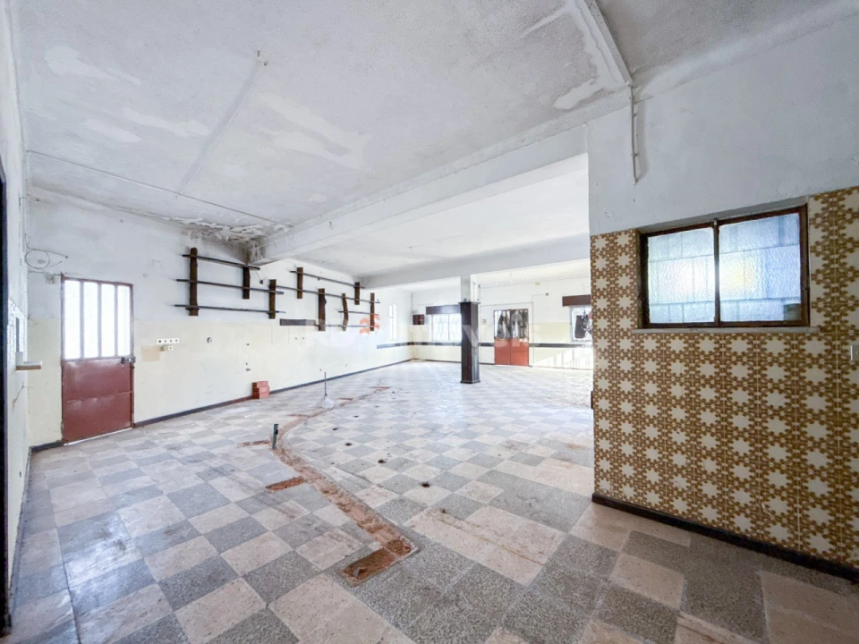 Negócio para Venda em Tramagal Foto 15