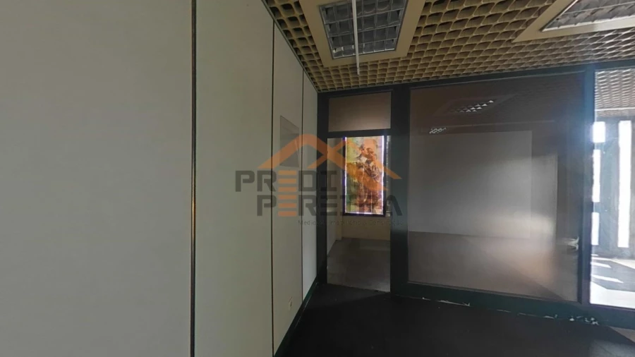 Loja para Venda em Póvoa de Santo Adrião e Olival Basto Foto 10