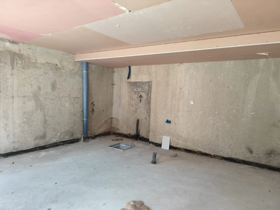 Loja para Arrendamento em Estrela Foto 6