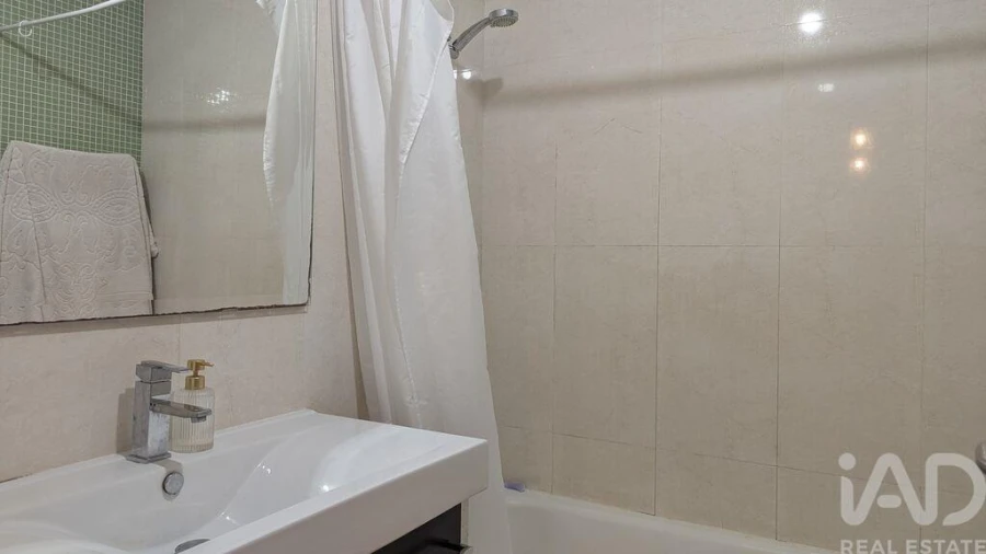 Apartamento T1 para Arrendamento em Aradas Foto 5