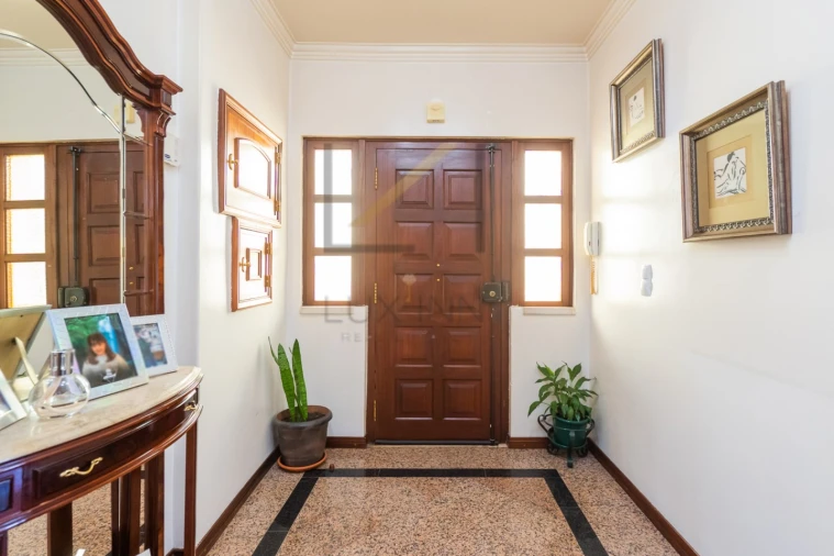 Moradia T4 para Venda em Carcavelos e Parede Foto 10