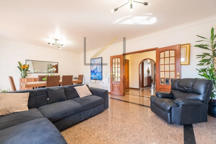 Moradia T4 para Venda em Carcavelos e Parede Foto 15