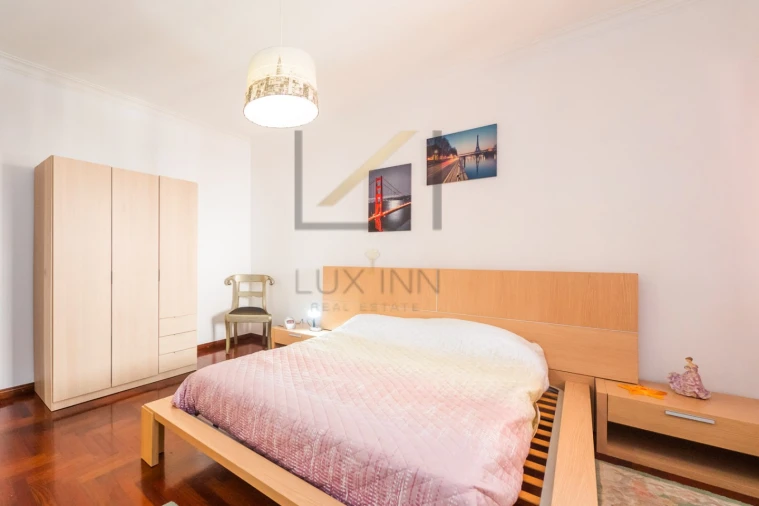 Moradia T4 para Venda em Carcavelos e Parede Foto 24