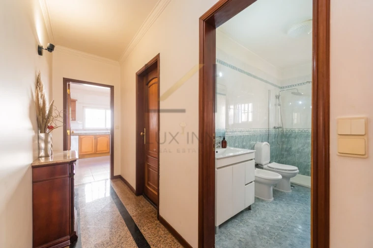 Moradia T4 para Venda em Carcavelos e Parede Foto 25