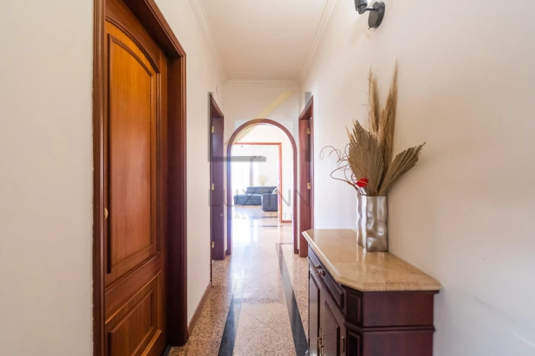 Moradia T4 para Venda em Carcavelos e Parede Foto 28