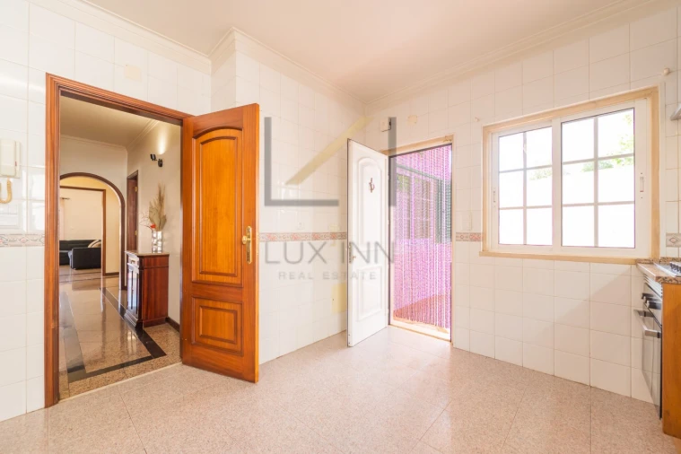 Moradia T4 para Venda em Carcavelos e Parede Foto 32