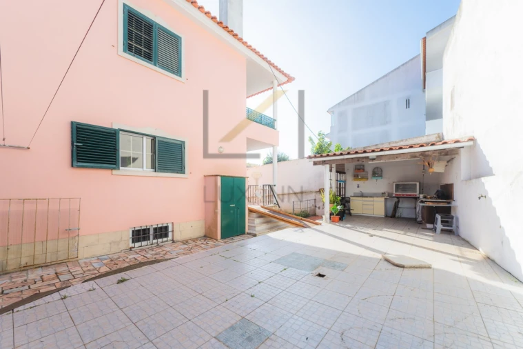 Moradia T4 para Venda em Carcavelos e Parede Foto 33