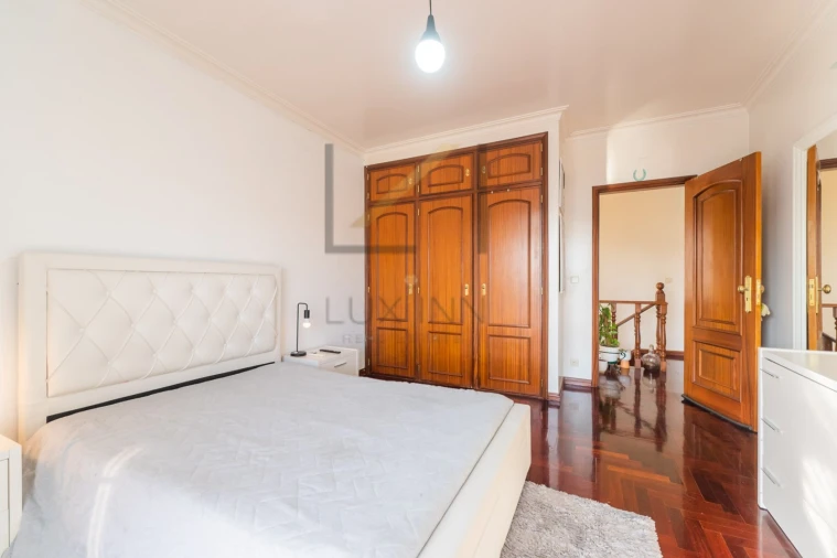 Moradia T4 para Venda em Carcavelos e Parede Foto 40