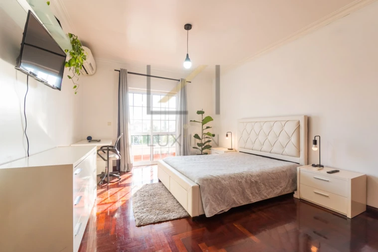 Moradia T4 para Venda em Carcavelos e Parede Foto 42