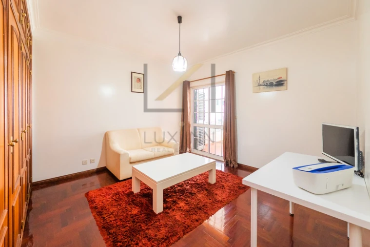 Moradia T4 para Venda em Carcavelos e Parede Foto 44