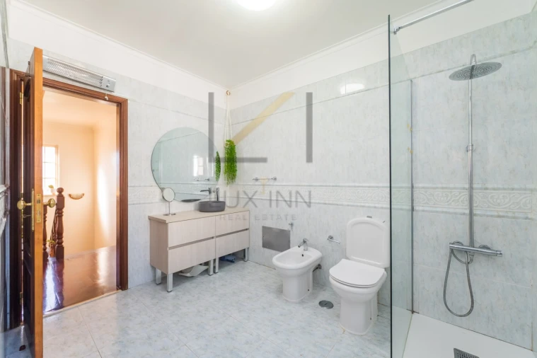 Moradia T4 para Venda em Carcavelos e Parede Foto 45