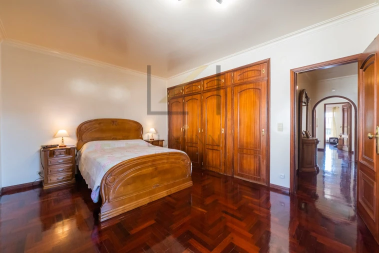 Moradia T4 para Venda em Carcavelos e Parede Foto 48